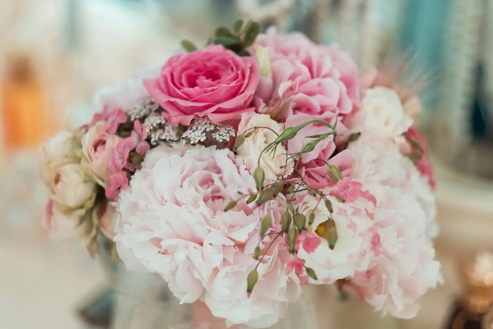 Bridal Bouquet Box vs. Local Florist: The Real Cost and Quality Comparison
