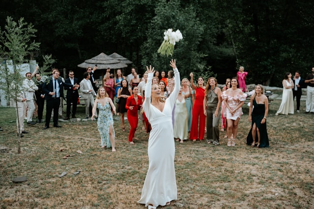 What to Do with Your Bouquet After the Wedding
