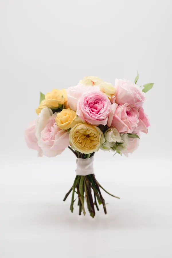 Modern wedding bouquet — final arrangement